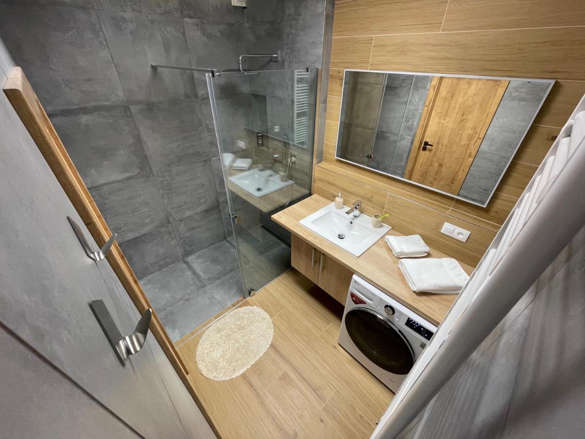 Greenbay Apartment With Free Parking Trenčín Exterior foto