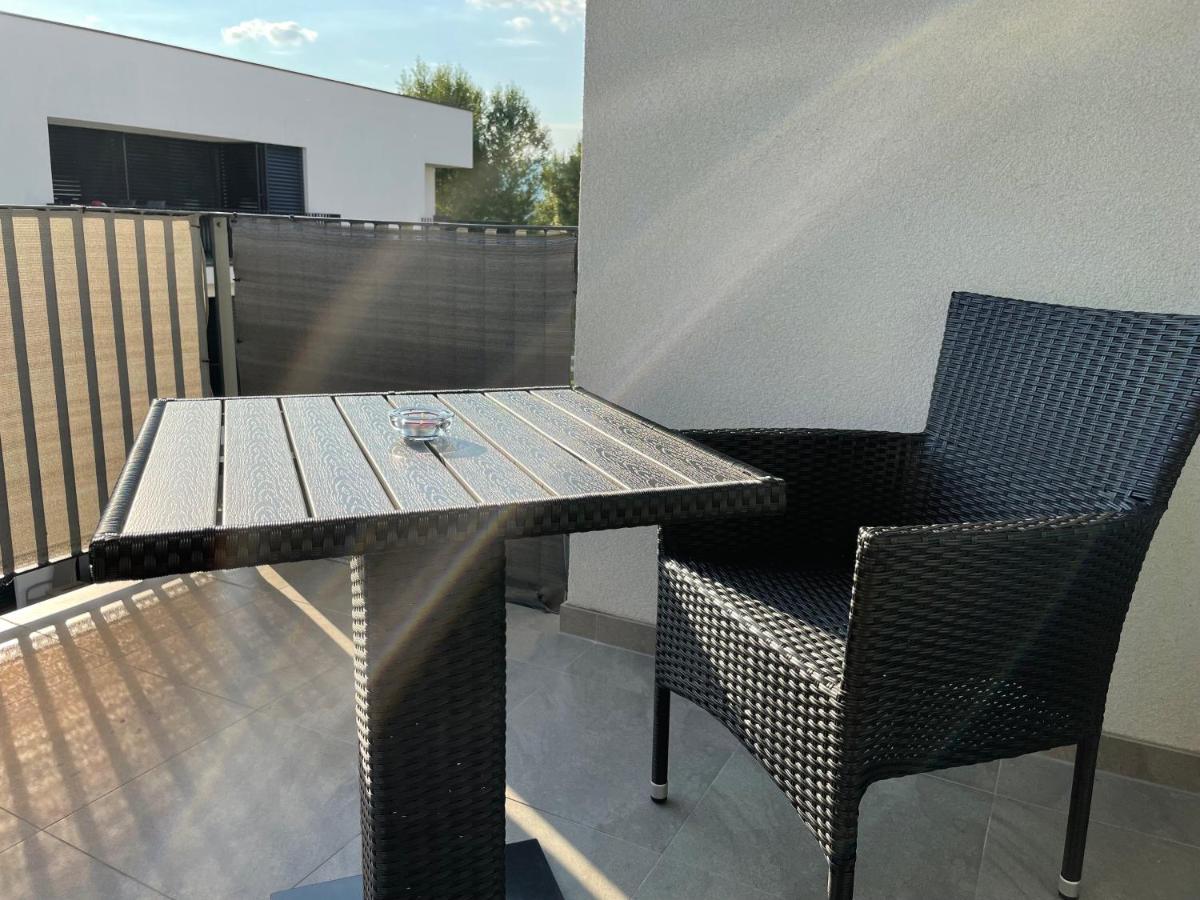 Greenbay Apartment With Free Parking Trenčín Exterior foto