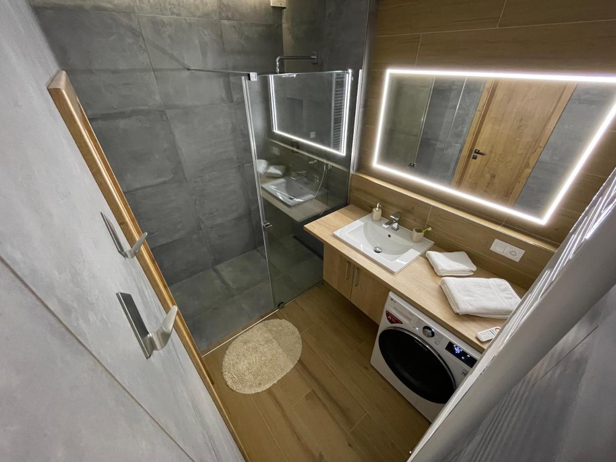 Greenbay Apartment With Free Parking Trenčín Exterior foto