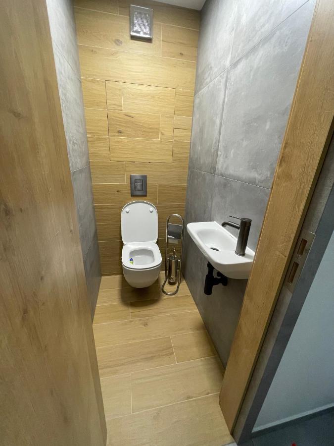 Greenbay Apartment With Free Parking Trenčín Exterior foto